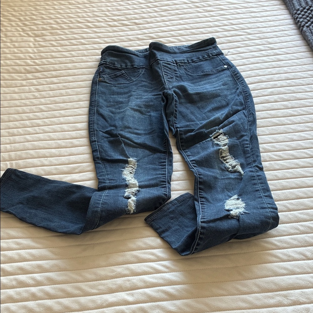Rock & Republic Distressed Skinny Jeans in Dark Blue